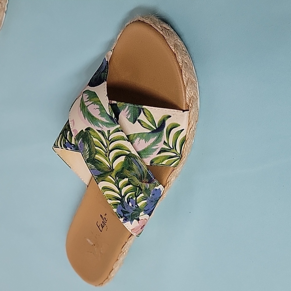 AMERICAN EAGLE Tropical Green White Floral Print Criss Cross Slides Sandals - Picture 3 of 7